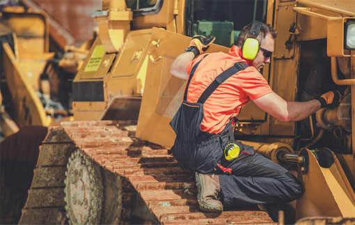 Selective understands the kind of insurance needs your contractor business requires, so you can continue to build you business.